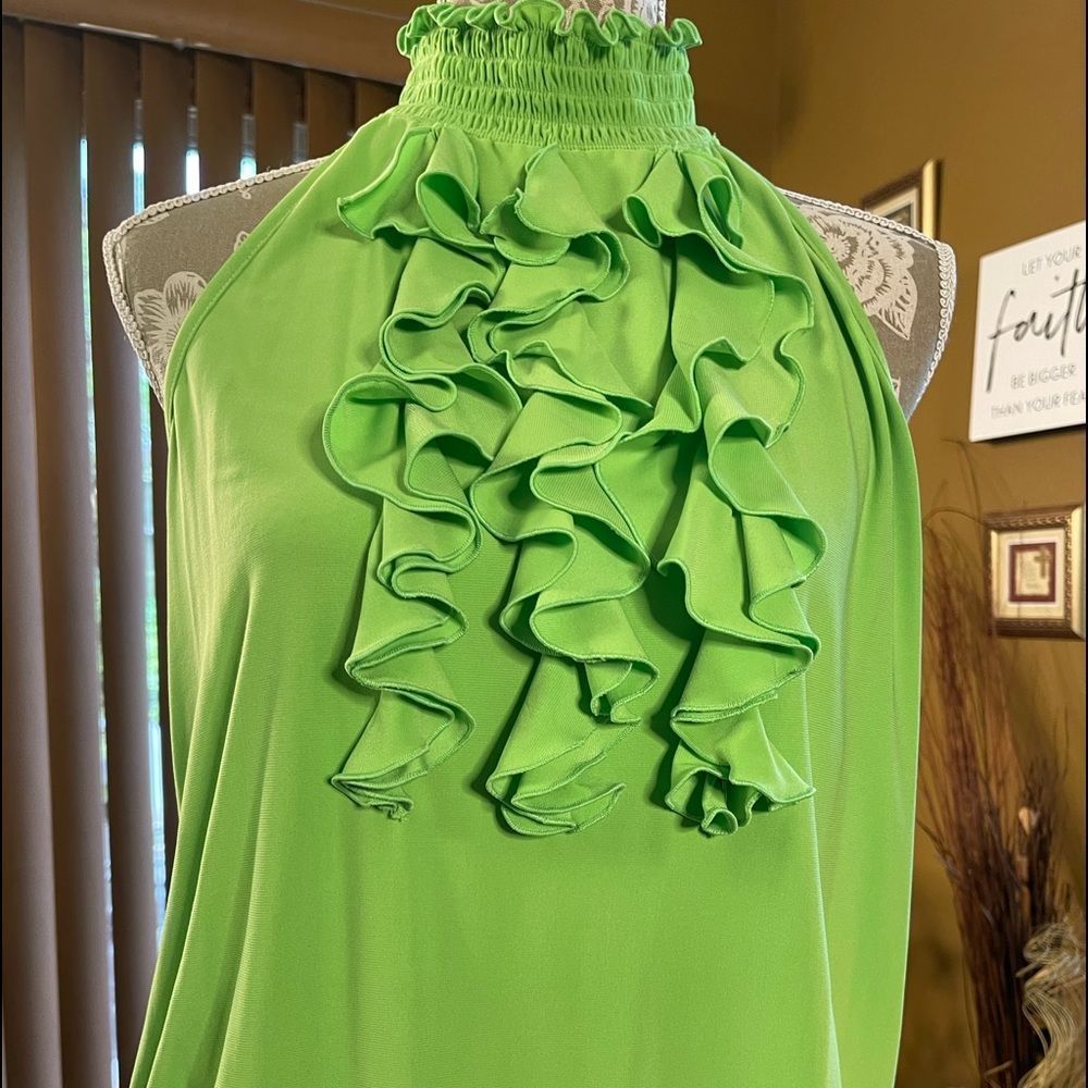 🔥❤️🔥OOO RUFFLES! What a CUTIE I am! I know someone is going to snatch me up!🥰